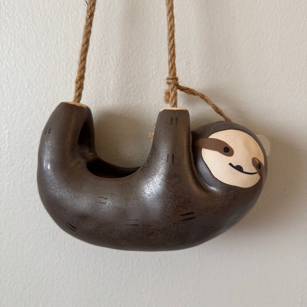 Ceramic Hanging Sloth Planter Pot with Jute Rope in Brown NWT